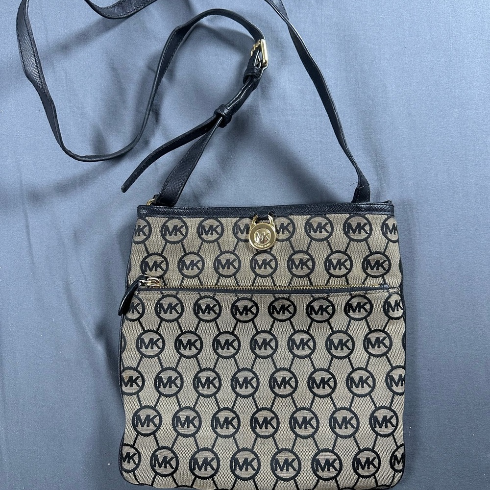 Michael Kors Black and Brown Logo Crossbody Bag G0028